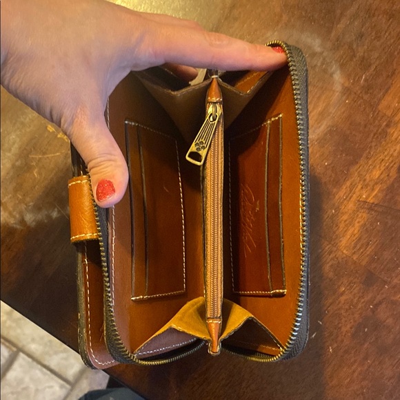 Patricia Nash Fini Agenda / Wallet - Picture 3 of 4